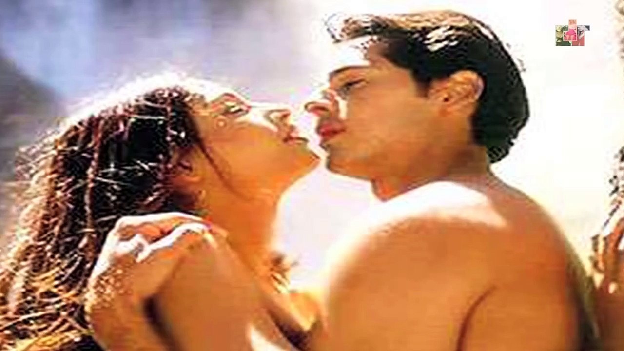 Malini Sharma Seducing Dino Morea In Raaz