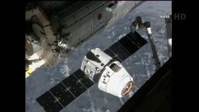 SpaceX Dragon CRS-6 Arrives at Space Station