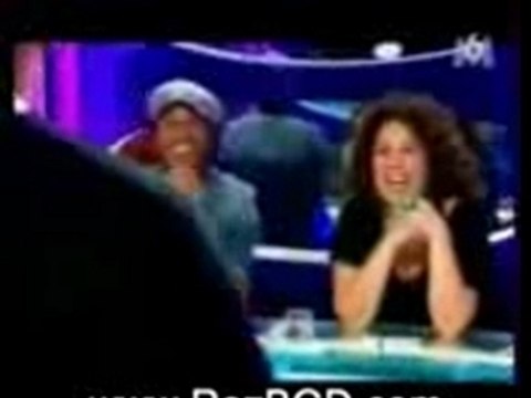 Avec ma bouche je fais bouger les fesses