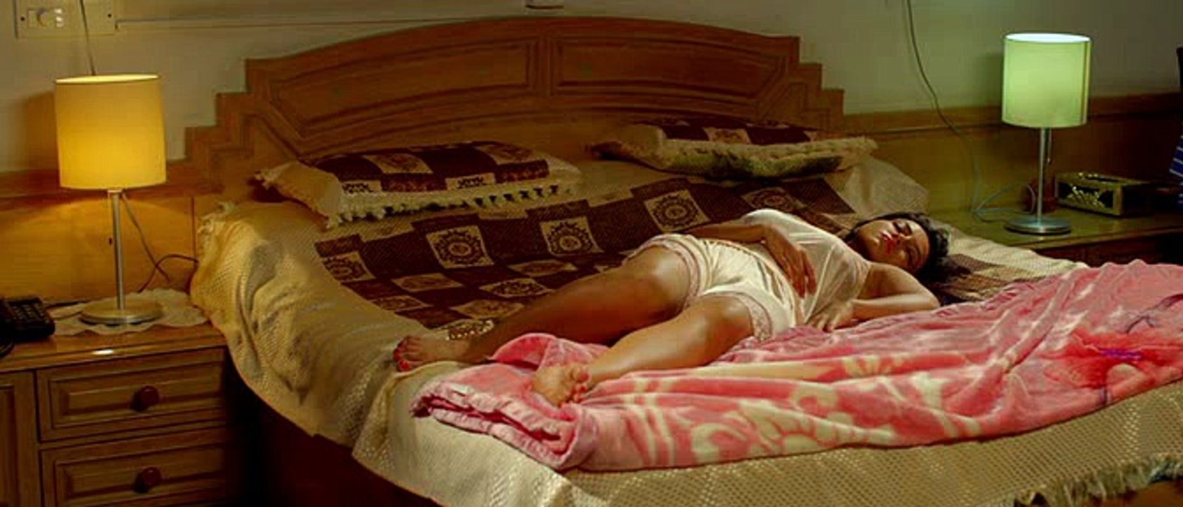 Indian Actress Sana khan Hot Scene From Malayalam Movie