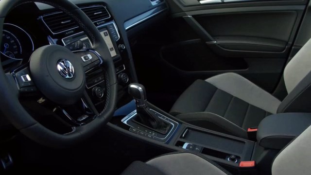 INTERIOR Volkswagen Golf R Variant 2015 4Motion 2.0 TSI 300 cv 38,7 mkgf 0-100 kmh 5,1 s 250 kmh 14,3 km/l