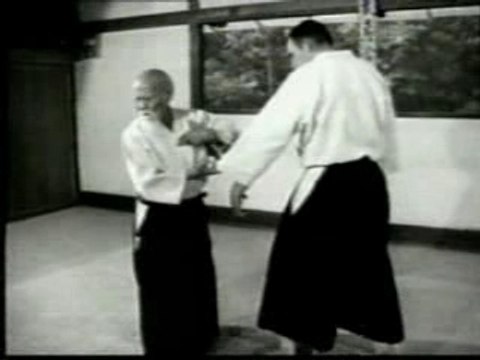 MORIHEI UESHIBA (DIVINE TECHNIQUE I)
