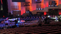 Howie Mandel Pranks the Audience At Radio City Music Hall – America’s Got Talent 2014