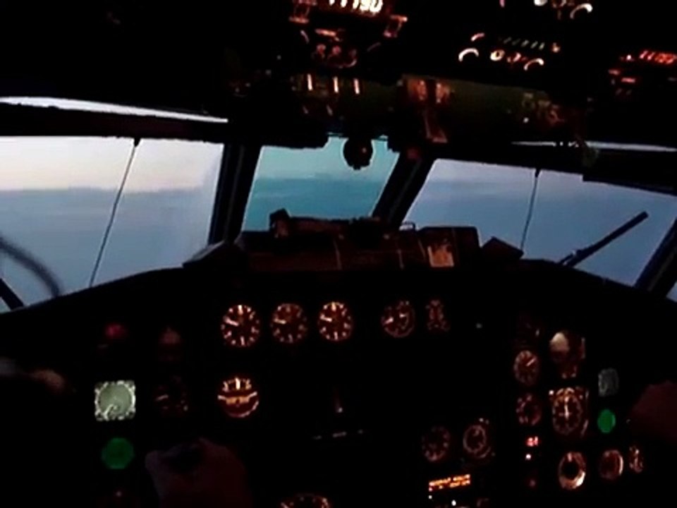 Tupolev Tu-154 landing in Domodedovo