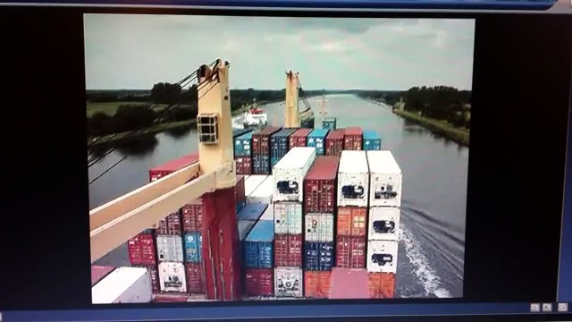 Container Ship Crash collision with tanker in Kiel Canal 2011 SHIP CRASH video 1/2