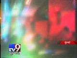 Two cops suspended for partying in dance bar - Tv9 Gujarati