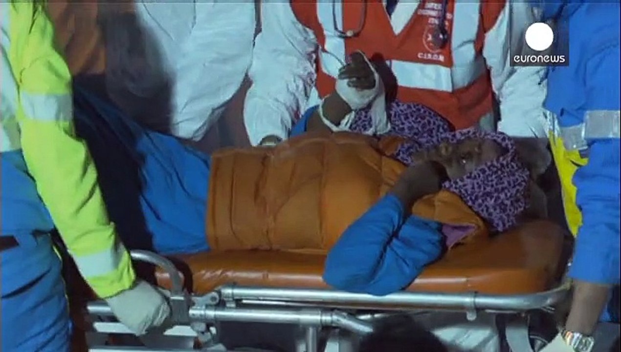 Flüchtlinge erreichen Lampedusa mit Verbrennungen