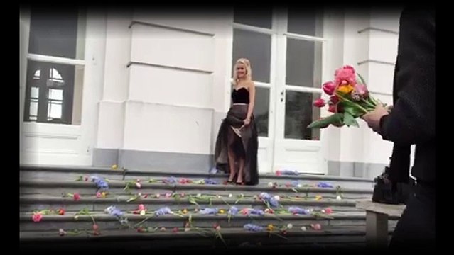 Josje poseert voor Nina: een blik achter de schermen