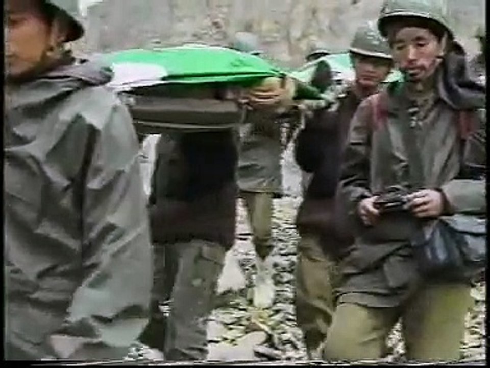A rare video on Indian army handing over bodies of Pakistan soldiers in LOC.