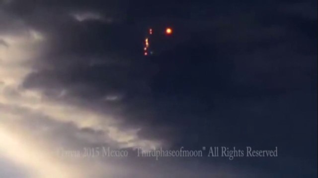 Compilation Ovnis UFOs Avril 2015