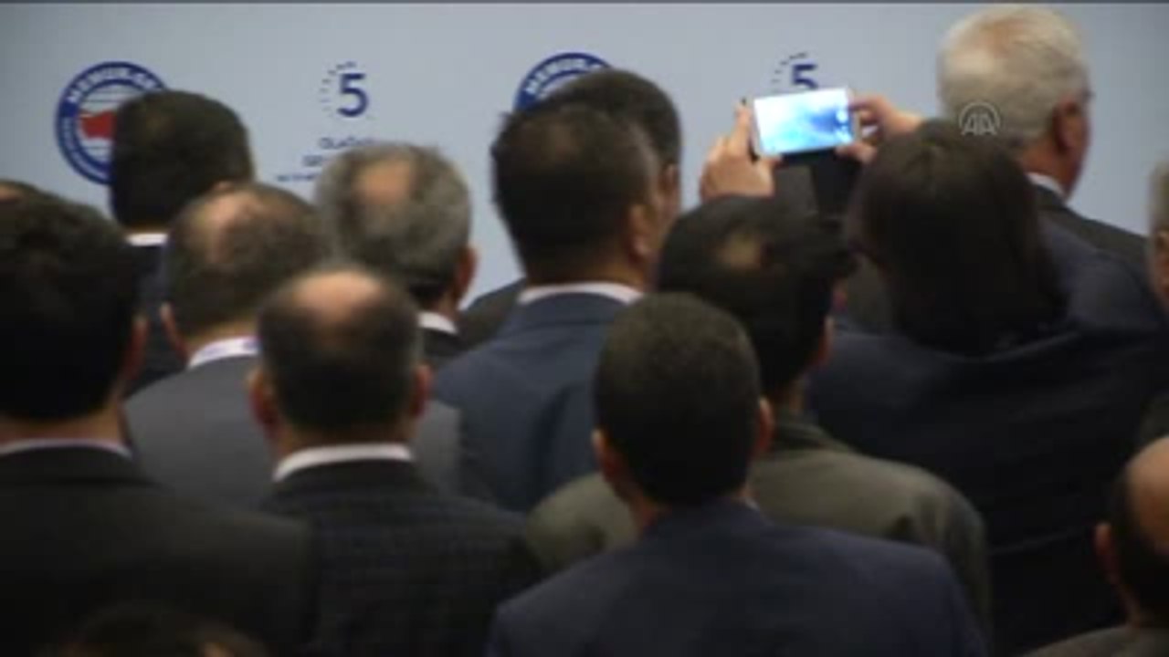 Davutoğlu: "5 Ocak 2005'ten Sonra Memuriyete Başlamış Olanlara 1 Derece Ek Derece Verilecek"