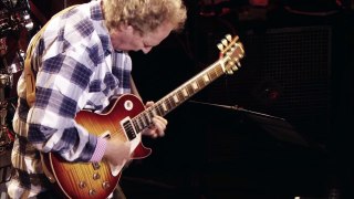 Lee Ritenour & Mike Stern - Live at Blue Note Tokyo (2011)-02