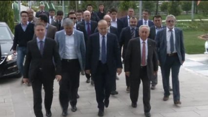 Başbakan Yardımcısı Akdoğan