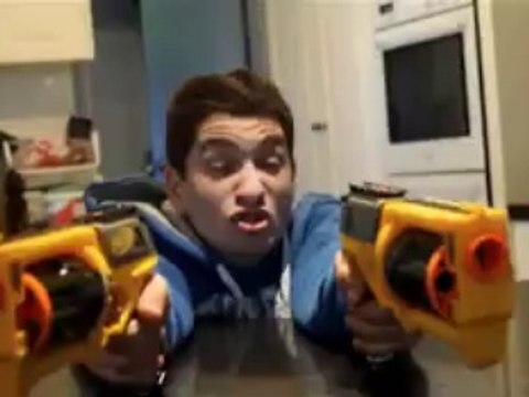 Bataille aux pistolets Nerf qui dérape