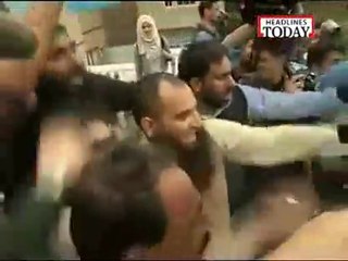 Look How Fearlessly Brave Musarat Alam Chanting 'Meri Jaan Pakistan' Infront Of Indian Media