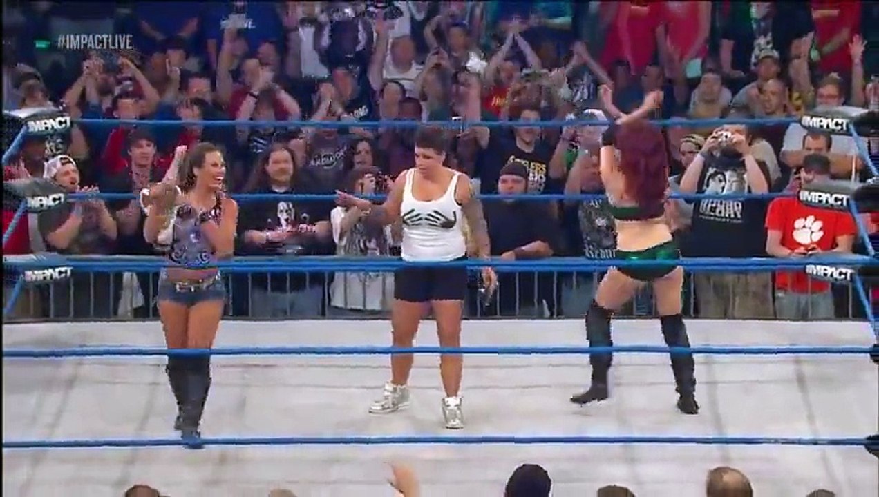 WWE Wrestling Mickie James (vs) Taeler Hendrix