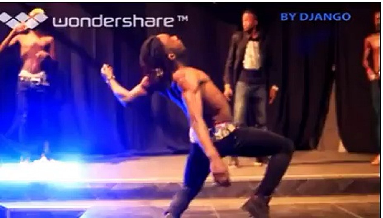 Show des danseurs de DJ Arafat à Paris.