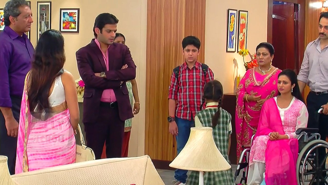 Ye Hai Mohabbatein- Kahani Ab Tak  17th April _ Star Plus