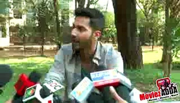 Varun Dhawan SPOTTED On A Movie Date With Girlfriend Natasha Dalal.3gp