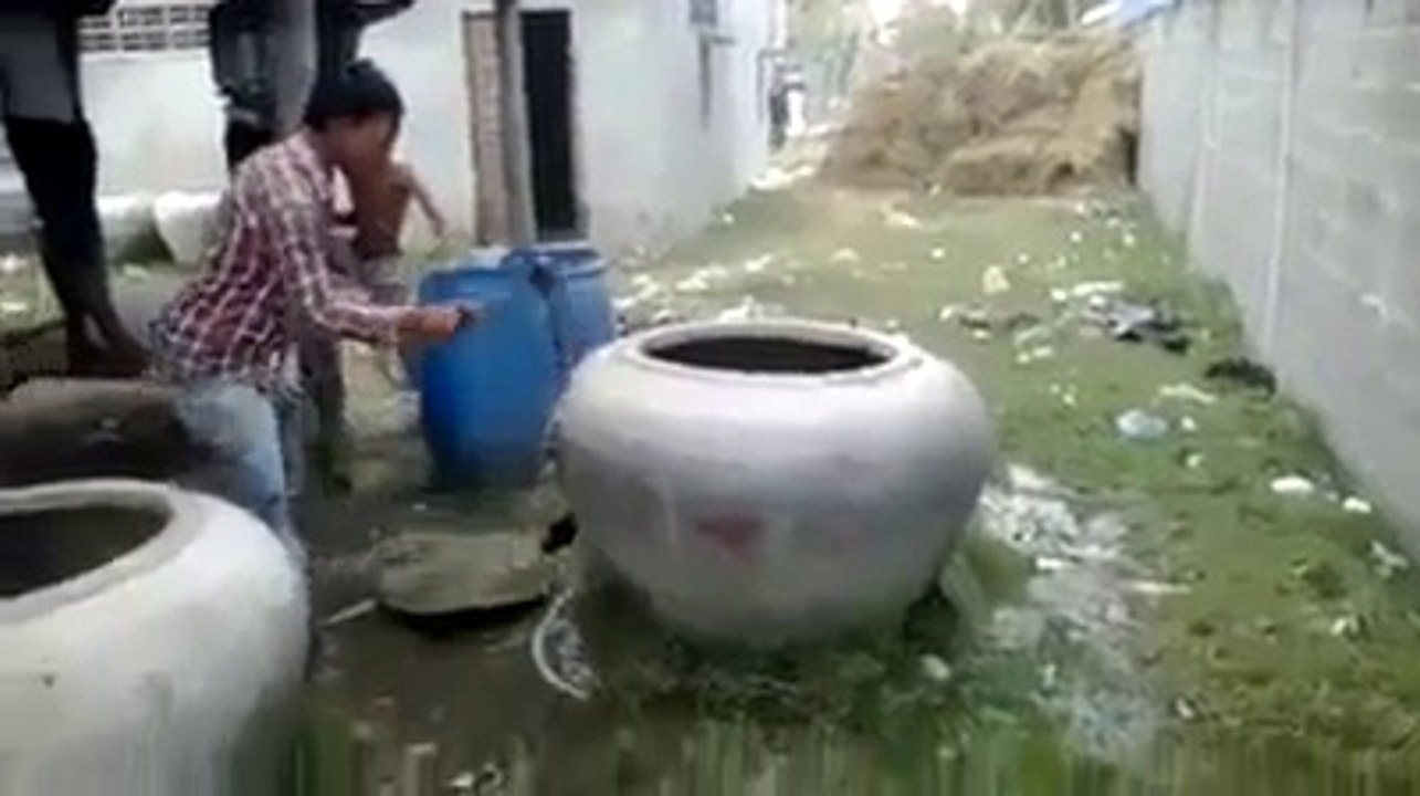 Découvrez la version Cambodgienne des Kinders Surprises !
