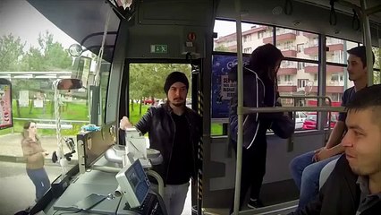 Otobüs yolcularına mükemmel şaka