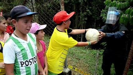 Caça às minas na Colômbia