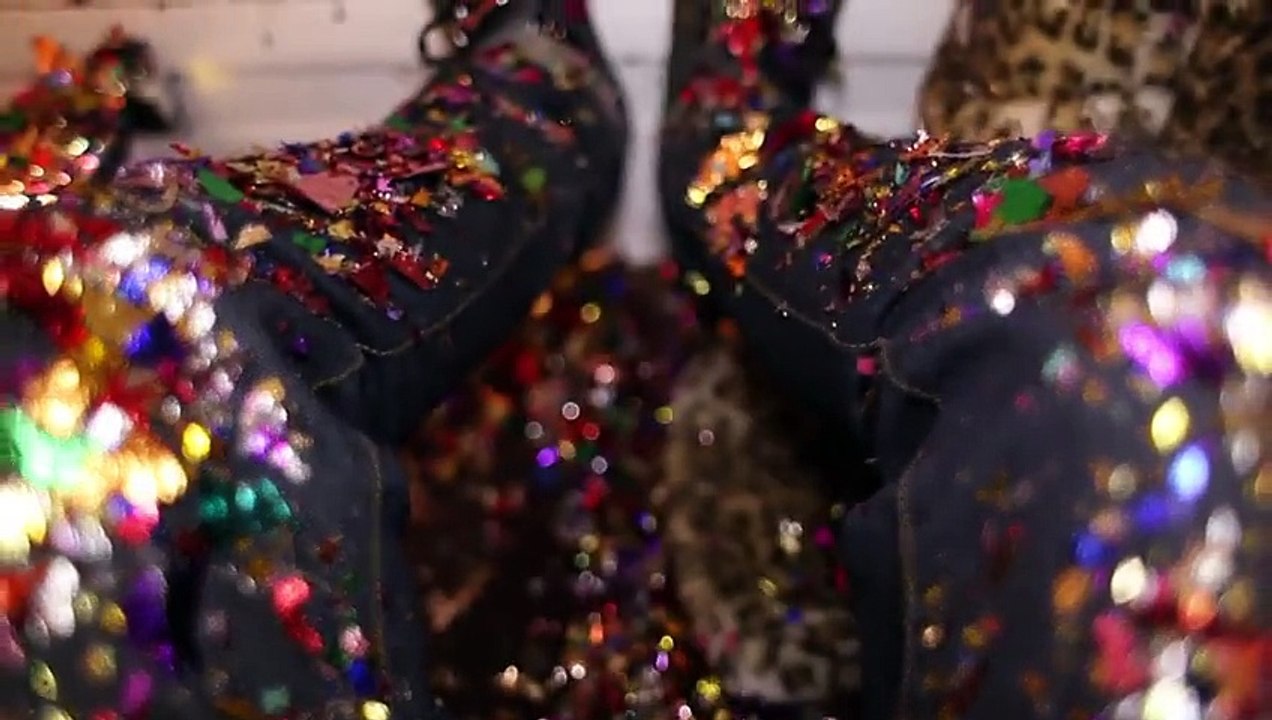 Skrillex - Summit (feat. Ellie Goulding) [Video by Pilerats] video by aliya naheed