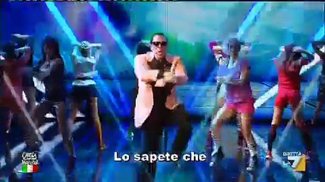 Crozza nel Paese delle Meraviglie - CROZZA-BERLUSCONI: IL 'SILVIO STYLE'