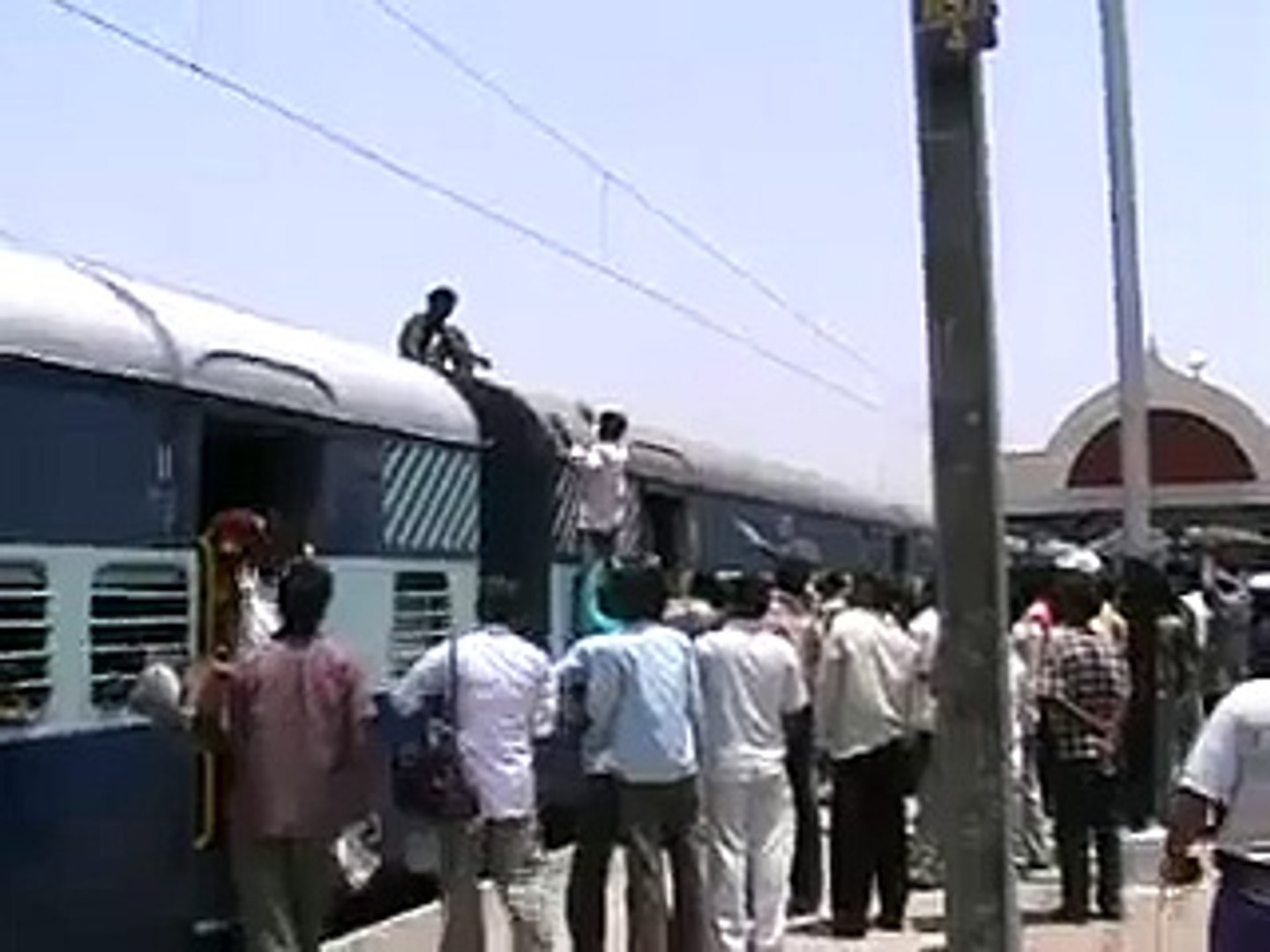 ⁣man died on train by current in india
