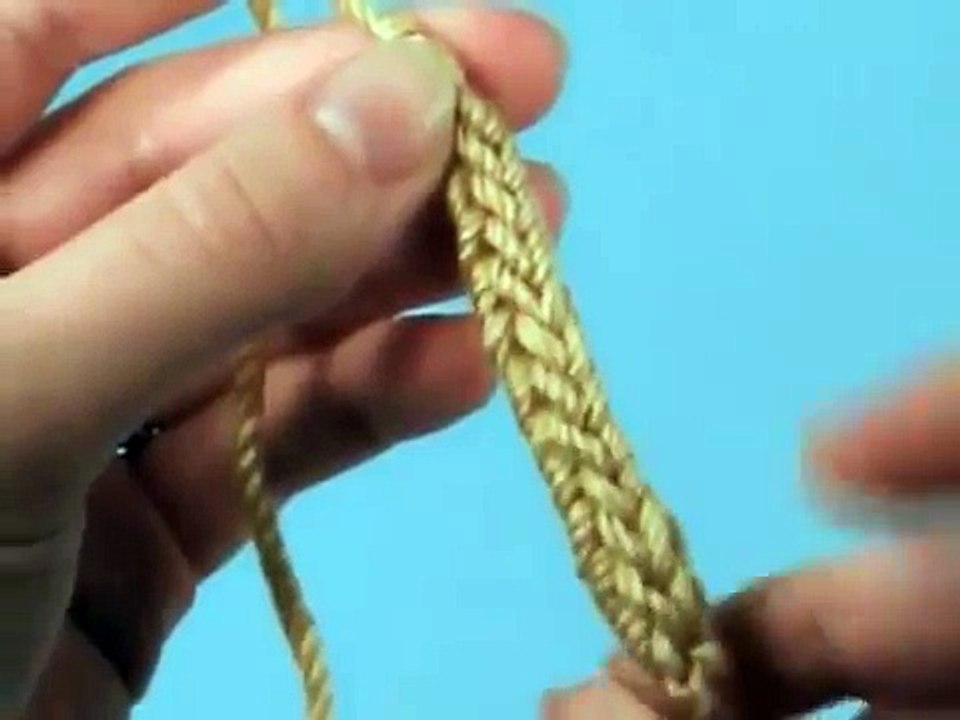 Crochet an i-cord (right-handed version)