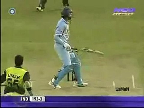 Umar Gul Vs Yuvraj Singh - Surprised Bouncer