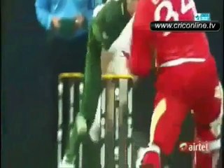 Umar Gul fights Vs Balaji Rao - World Cup 2011