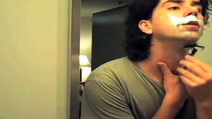 The New Adventures of Old Christine - Shaving