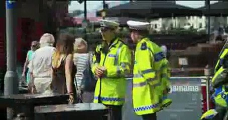 Police walo ki dresses pahin kar in logo ne girls ke sath kia kiya