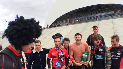 Le pilou pilou des jeunes Valettois au Vélodrome