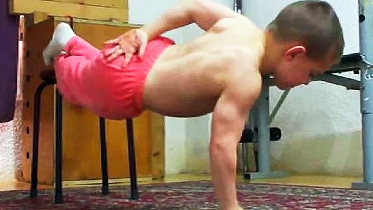 9 Yr Old Becomes Body Builder - World's Strongest Boy LandonProduction News: Monday - Friday 2015