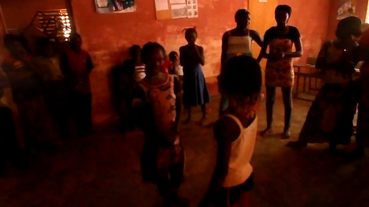 Association ASOF-B - Comment s'exprimer et réviser les verbes en s'amusant