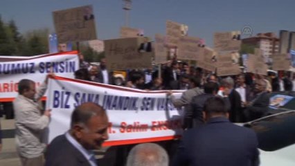 Havalimanında Bakanlar Eker ve Yılmaz'ı Karşılama İzdihamı