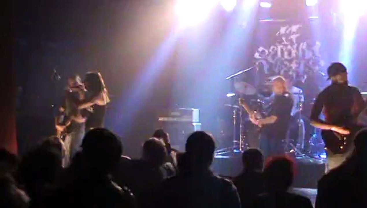 17 SECONDS LEFT au Cargö de Caen 18 04 2015 part 3
