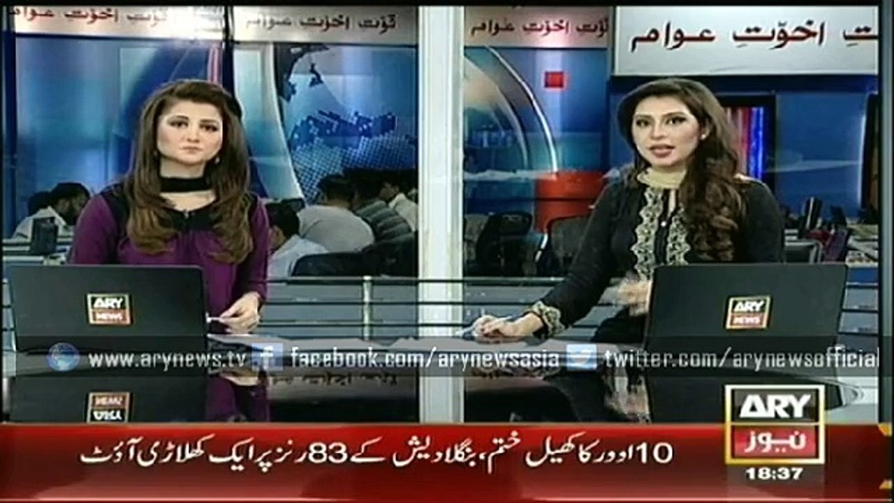 PTI workers scuffle with each other during Karachi rally