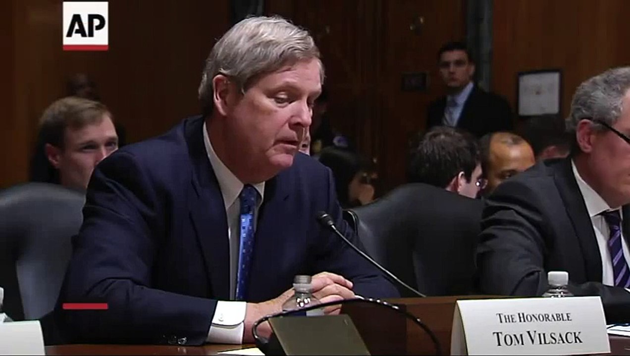 Quand un sénateur met 'Let It Go' en sonnerie de téléphone... Prit en flag au sénat!