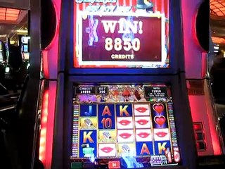 Showgirls Slot Machine