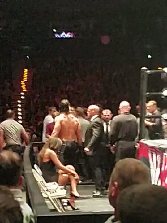 Seth Rollins vs. Randy Orton, WWELive in Hamburg, Germany, April 15th, 2015, part 1