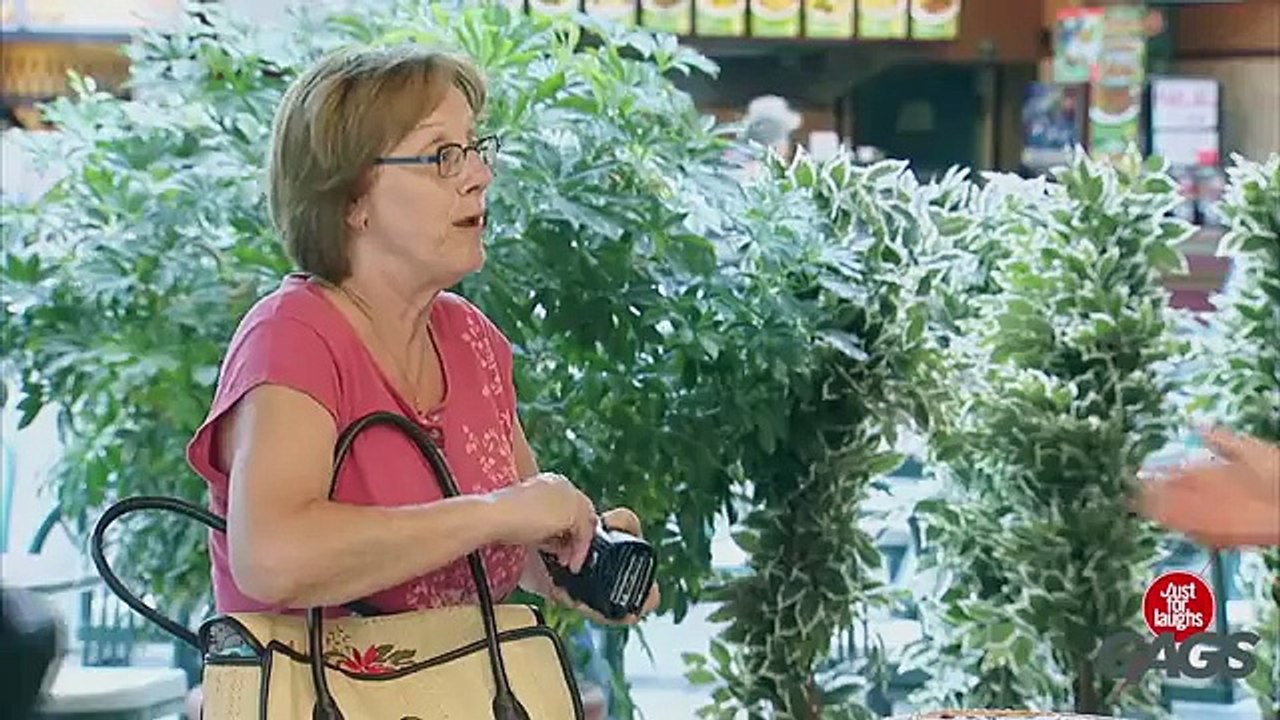 Gluttonous Cashier Prank_