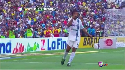 Ronaldinho es venerado por doblete y magia ante América (VIDEO)