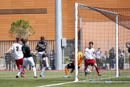 D2 féminine - OM 1-1 Nîmes : le but d'Anaïs M'Bassidjé (17e)
