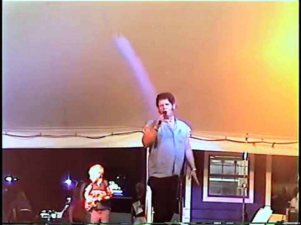 Shelby Daniels sings 'Bridge Over Troubled Water' at Elvis W