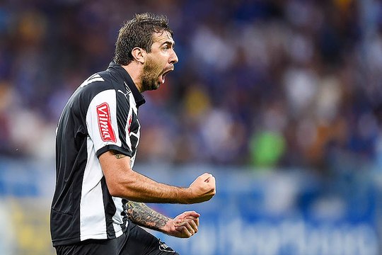Pratto garante vitória sobre o Cruzeiro e Galo na final