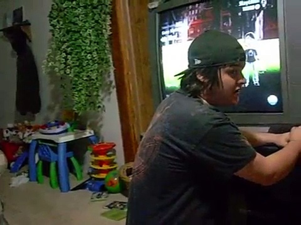 Fat kid cries when 360 breaks.