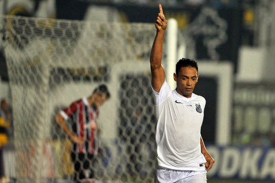 Santos vence clássico com São Paulo e vai pra final do Paulista